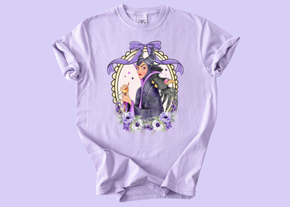 Camiseta coqueta de la señora del mal